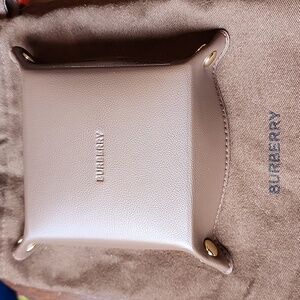 Burberry Hero Trinket Tray or Valet Tray New With Dustbag